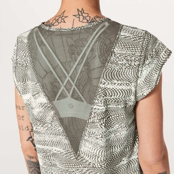 Lululemon For The Run Short Sleeve Swerve Vapor Metal Grey Size 8 - Picture 3 of 8